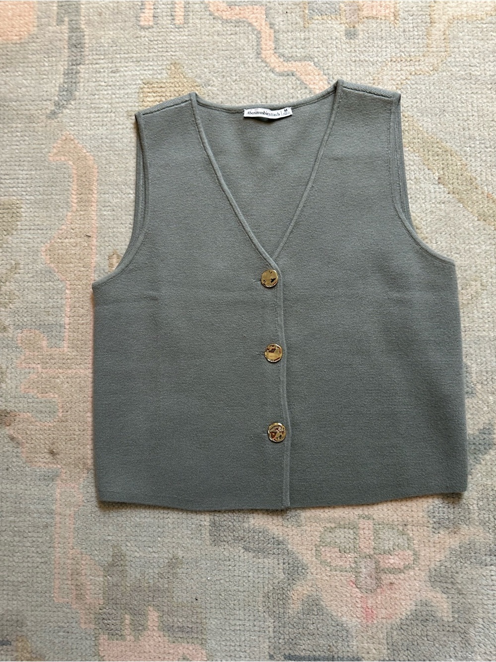 A&F luxeloft v-neck vest in frosted olive. Size medium
